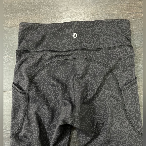 Lululemon leggings in grey - Picture 3 of 10